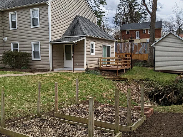 1112 Forest Hills Ave #B — Photo 4
