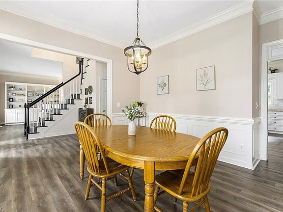 5th image of 6997 Saratoga Ct