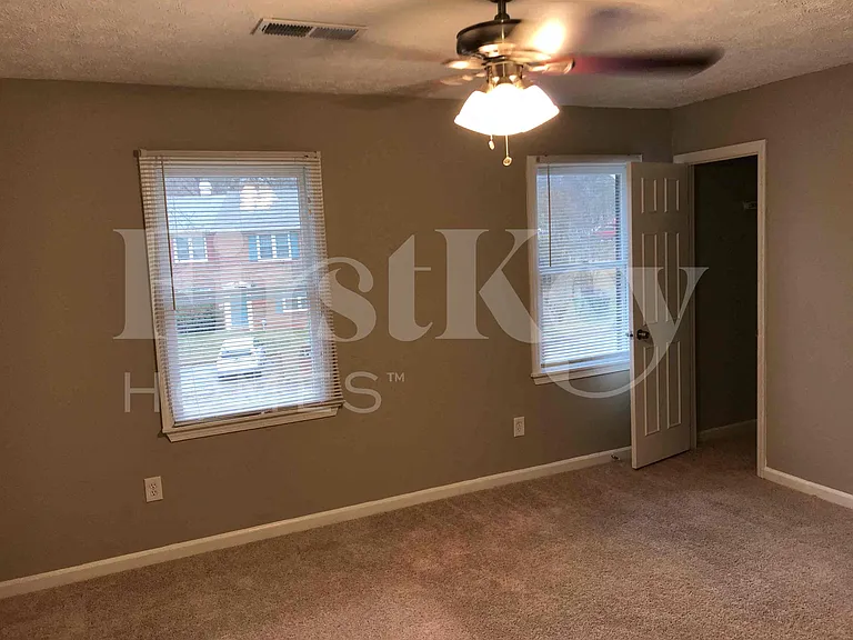 1023 Park Gate Pl — Photo 6