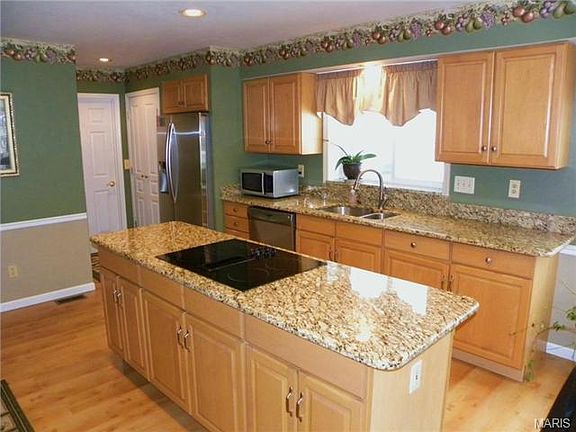 3rd image of 566 Shadowridge Dr