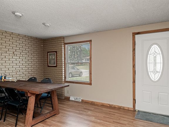 5th image of 912 Avenue C NW