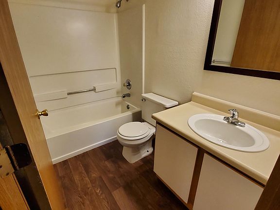 5th image of 6179 Applegrove Ln