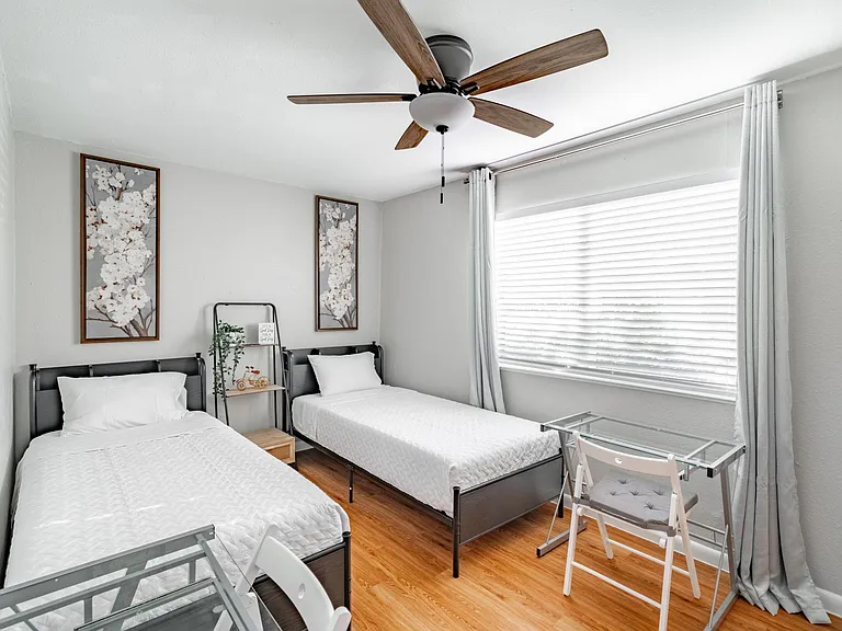 2207 Leon St #101 — Photo 14