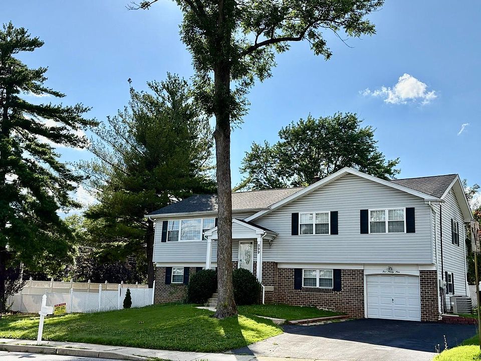 1st image of 599 Elliott Dr