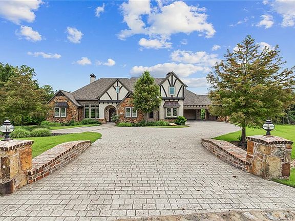 5th image of 5397 Majestic Oak Ct
