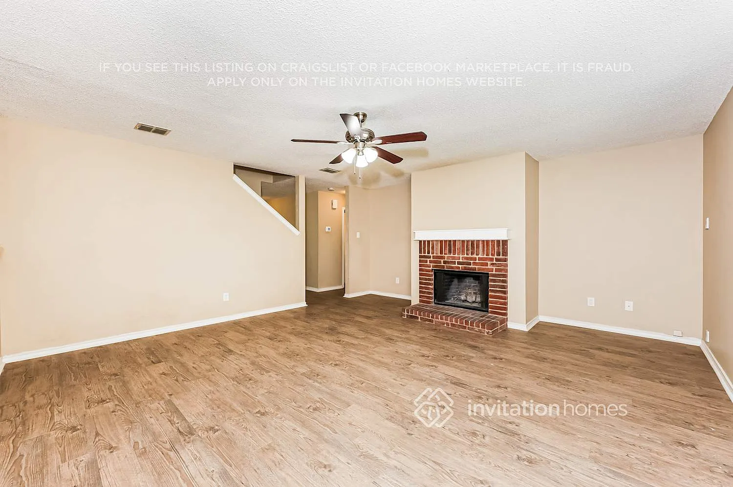 2028 Cap Rock Ln Grand Prairie, TX 75052 — Photo 4