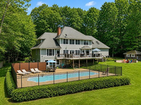 3rd image of 63 Sand Hill Road