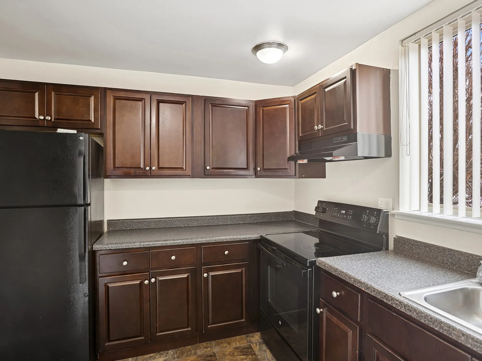 Maplewood Villas — Photo 3