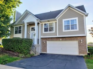 543 Silver Leaf Dr, Joliet, IL 60431