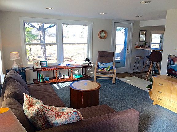 Spacious living room