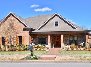 693 Springlake Dr, Franklin, TN 37064