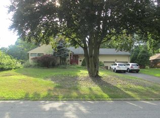 12 Saddle Ranch Ln, Hillsdale, NJ 07642