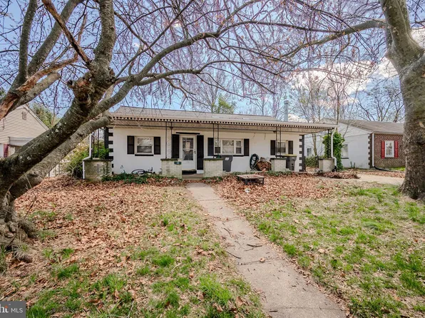 18 Fordham Ave, New Castle, DE 19720