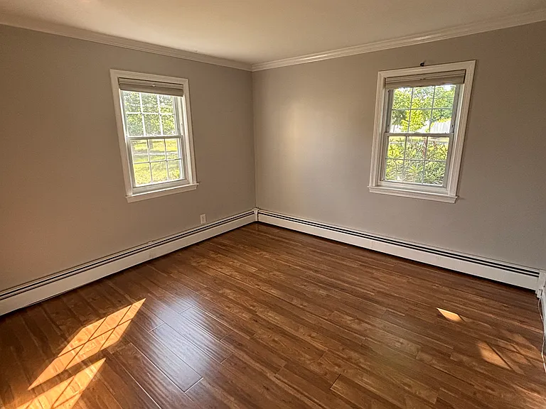592 Saw Mill Brook Pkwy — Photo 10