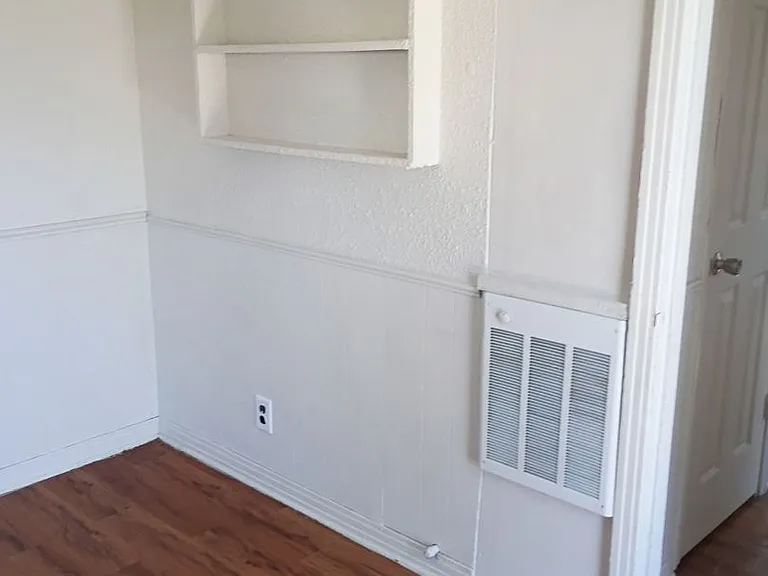 912 NE 9th Ave — Photo 6