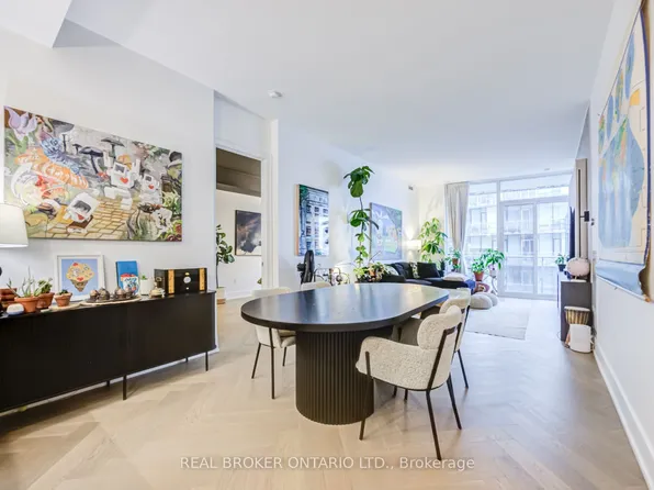 29 Queens Quay E #916, Toronto, ON M5E 0A4
