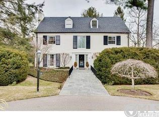 40 Oldbrook Ln, Grosse Pointe Farms, MI 48236