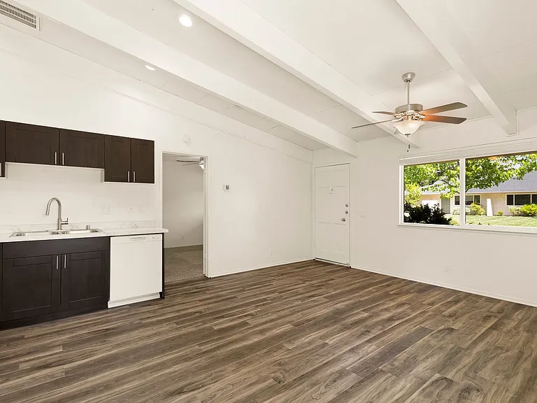 Sheridan Square Apartments — Photo 88