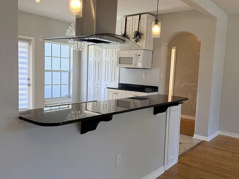 32550 Lakeshore Dr — Photo 3