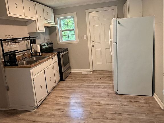 4th image of 1202B Cline Ave