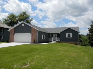 1255 Meadowbrook Ln NE, Carrollton, OH 44615