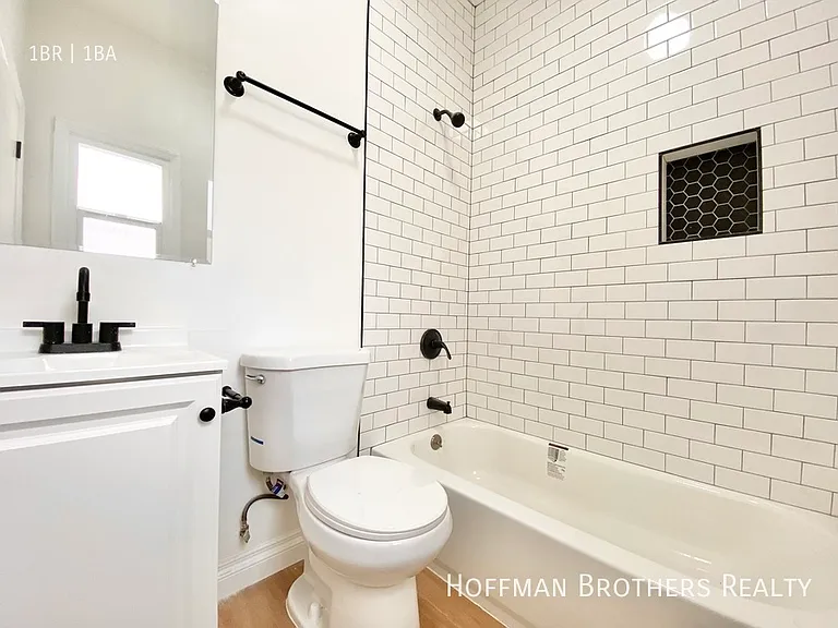 412 S Burlington Ave #416 — Photo 9