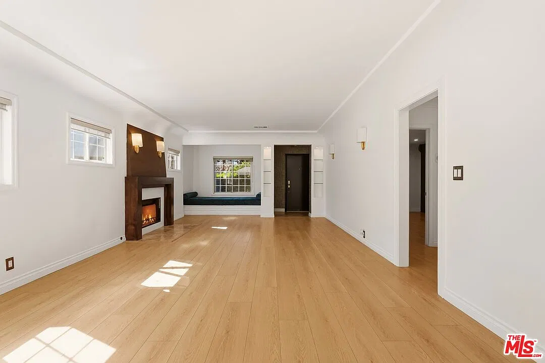 4 bed, 2.0 bath, 2248 sqft, $6,900 — Photo 2