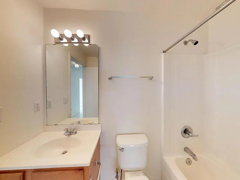1863 Norwood Ct #4 — Photo 9