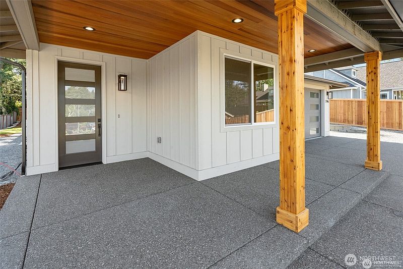 4th image of 2746 Sunset Court