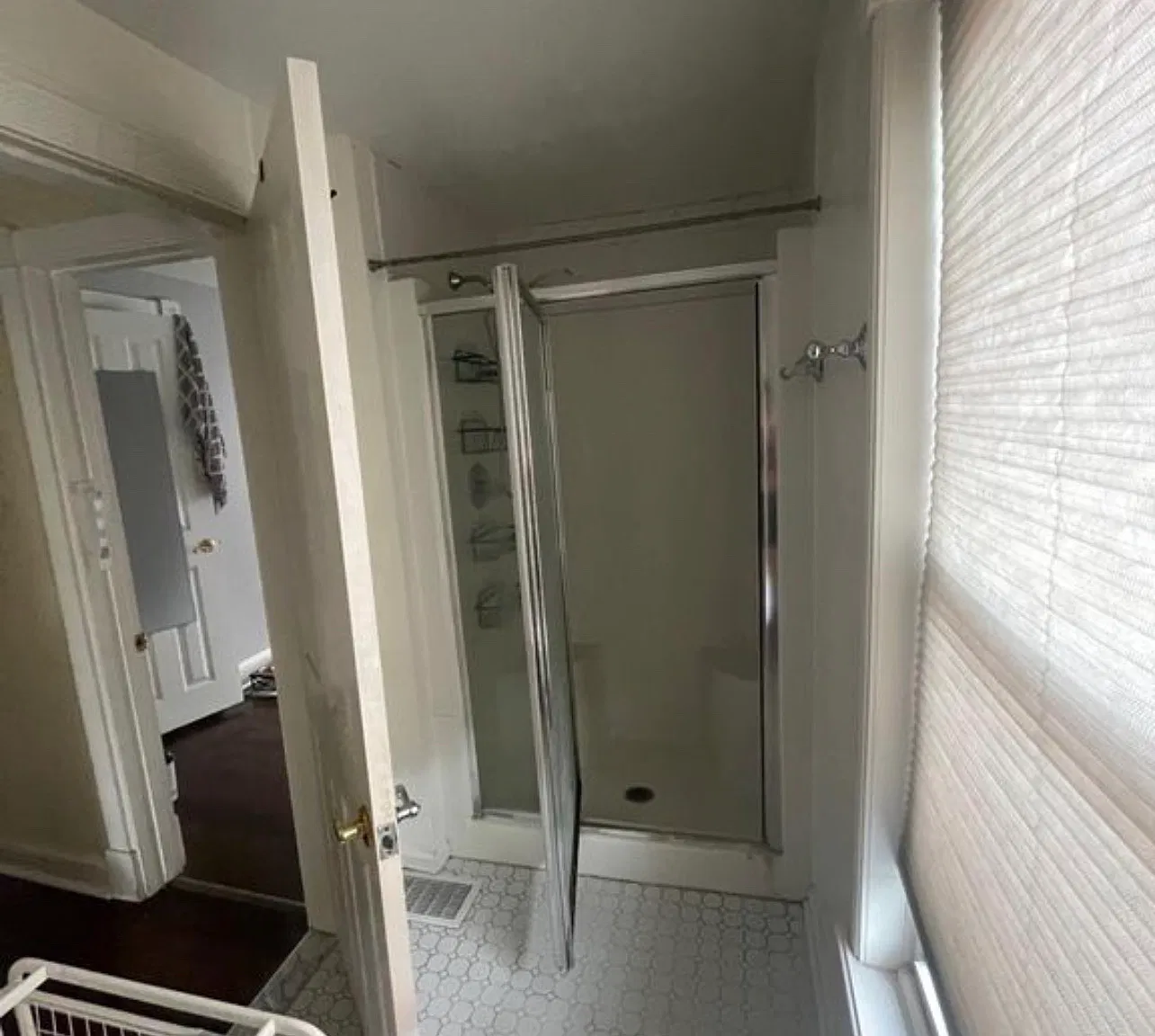 4 bed, 2.5 bath, 2100 sqft, $650 — Photo 2