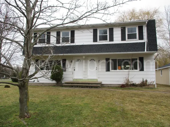 25-27 27 Rose Cir, Hamlin, NY 14464