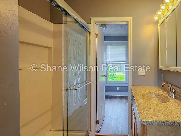 190 Cleveland St — Photo 15