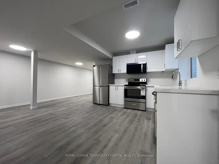 1416 Maple Rd #2 — Photo 4