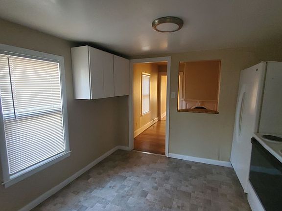 4th image of 1348 Steffen Ave