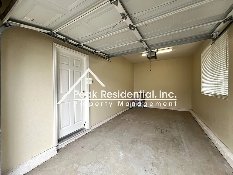 1933 Tyndrum Ln — Photo 34