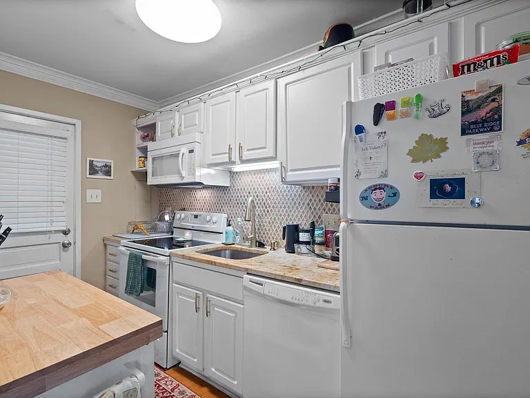 635 Daniels St #A — Photo 8