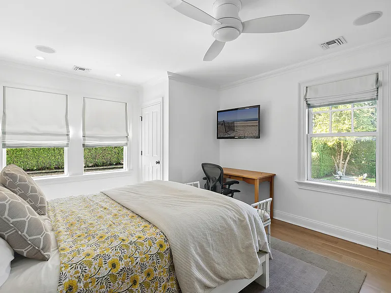 49 Pelletreau St — Photo 22