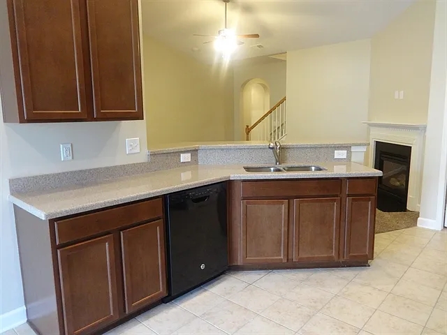 308 Nuttall Dr — Photo 13