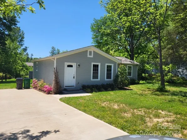 8109 Starnes Randall Rd, Charlotte, NC 28215