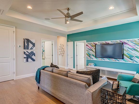 Versatile loft