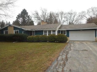 2533 S Root River Pkwy, West Allis, WI 53227