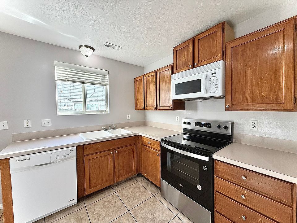 1st image of 1119 Nayon Dr APT 2