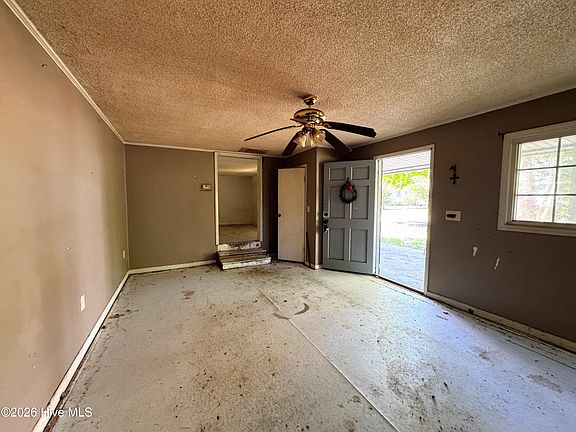 4th image of 739 Sloop Point Road