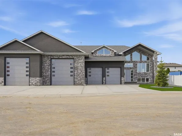 7 Loewen COURT, Warman, SK S0K 0A1