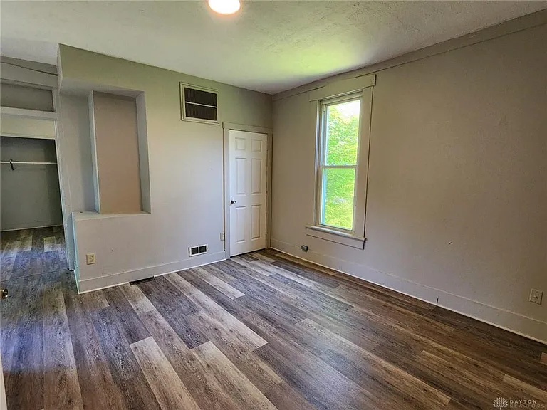 211 Race St — Photo 6