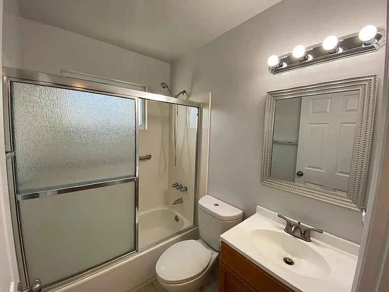 2059 Robin Dr — Photo 23