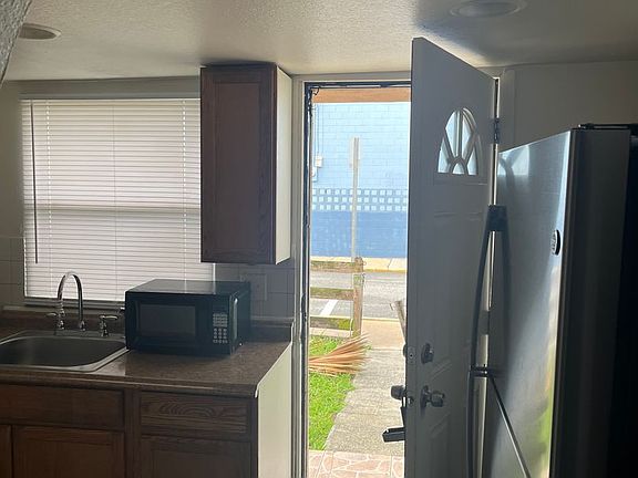 2nd image of 715 Harvey Ave APT 2