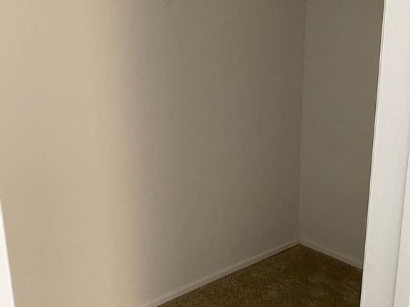3rd image of 3173 Rowena Ave APT 1