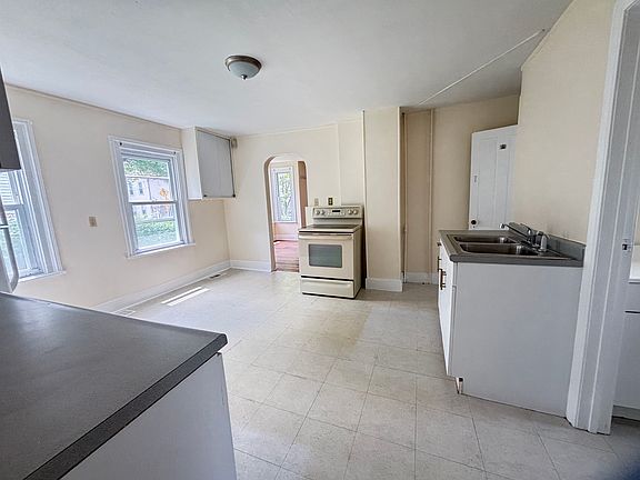 3rd image of 29 Winchester Ave #1