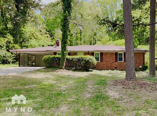392 Colchester Dr, Stone Mountain, GA 30088